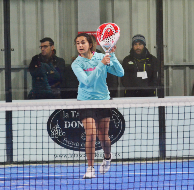 ARIADNA CAÑELLAS, ACTUAL NÚMERO 1 DEL RANKING NACIONAL EN CATEGORÍA INFANTIL, ES AHORA JUGADORA HEAD